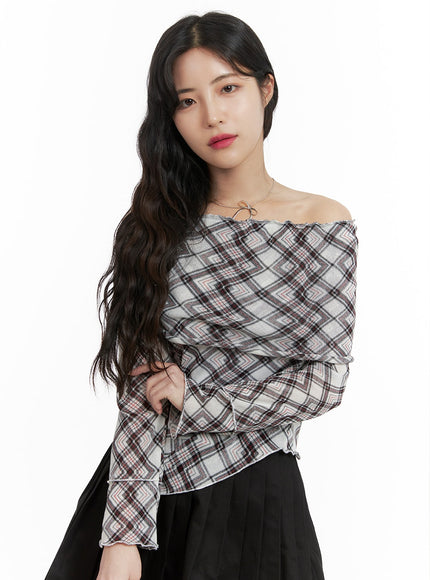 checked-off-shoulder-top-om422 / White