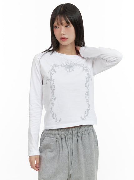 acubi-graphic-cotton-crop-long-sleeve-tee-cg426 / White