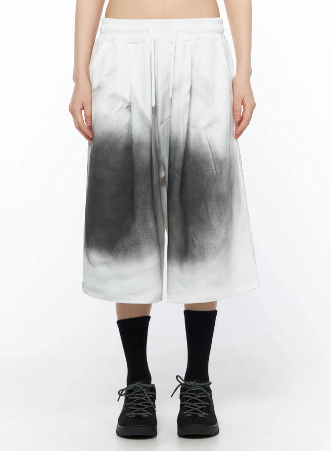 gradient-washed-bermuda-sweat-shorts-iy525 / White