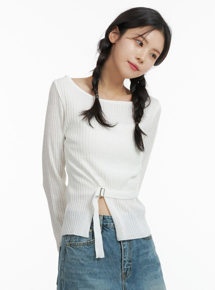 boat-neck-buckle-knit-top-of414 / White