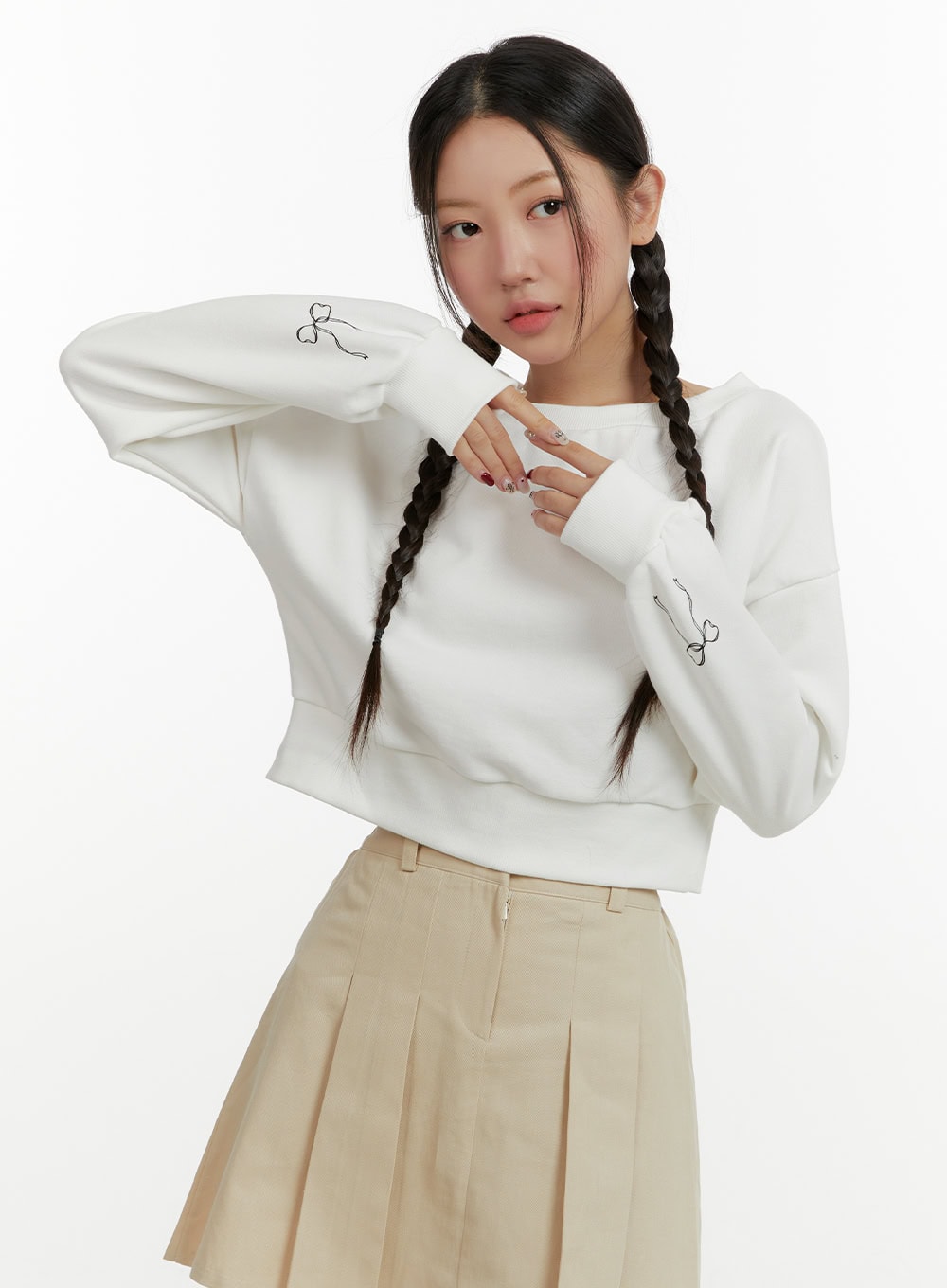 ribbon-graphic-crop-sweatshirt-oy413 / White
