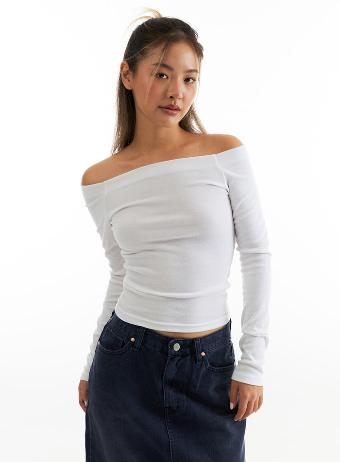 slim-fit-off-shoulder-t-shirt-co313 / White