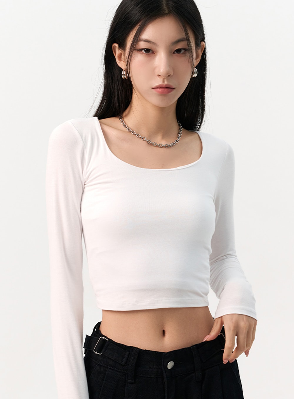 SlimFit U-Neck Crop Top IO320 - Korean Women's Fashion | LEWKIN