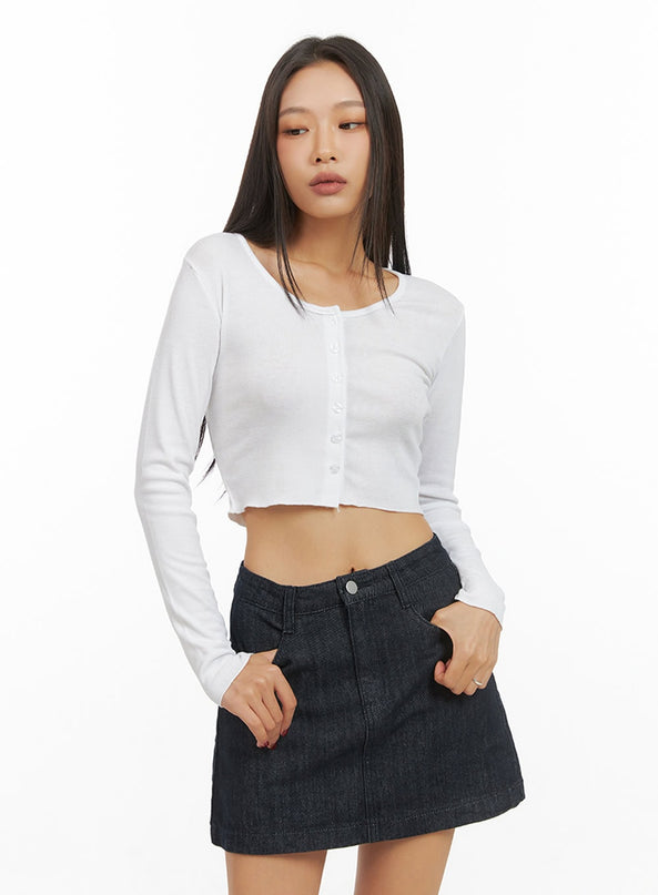 buttoned-u-neck-crop-top-is427 / White