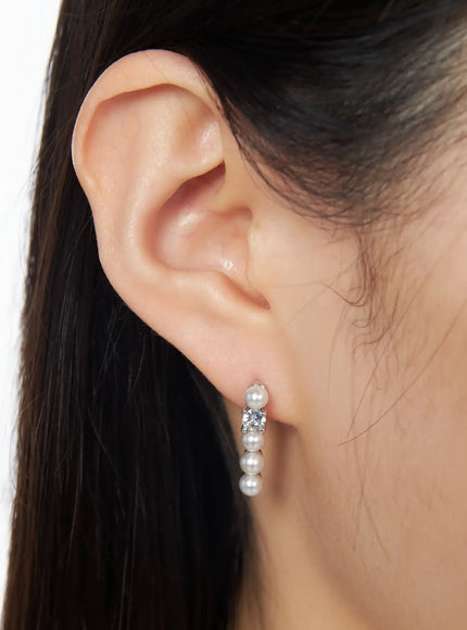 pearl-drop-earrings-iy520 / White