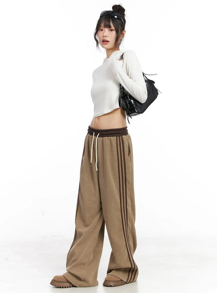 cozy-cropped-fleece-hoodie-cn521 / White