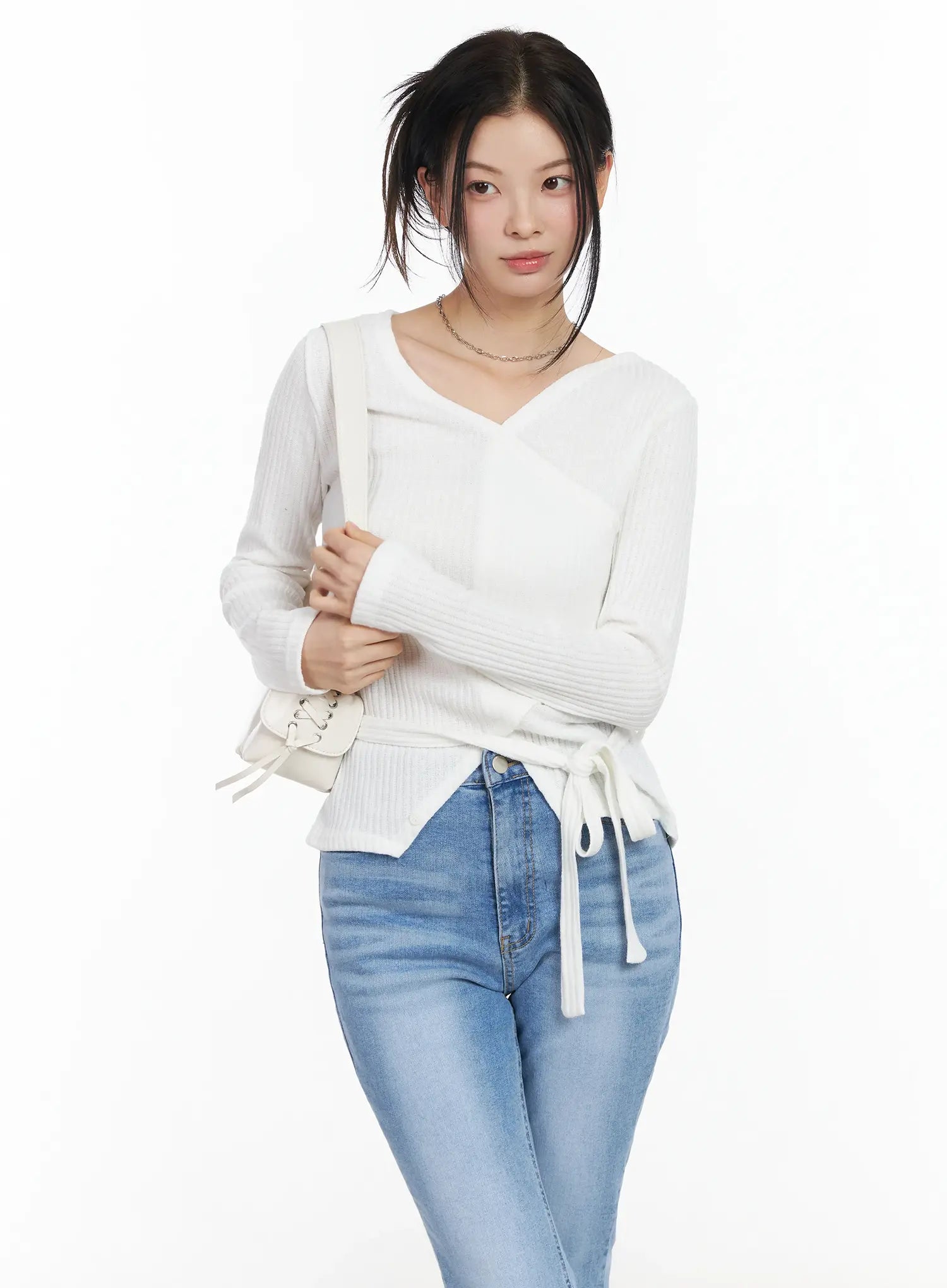 chic-v-neck-ribbed-knit-top-set-im524 / White