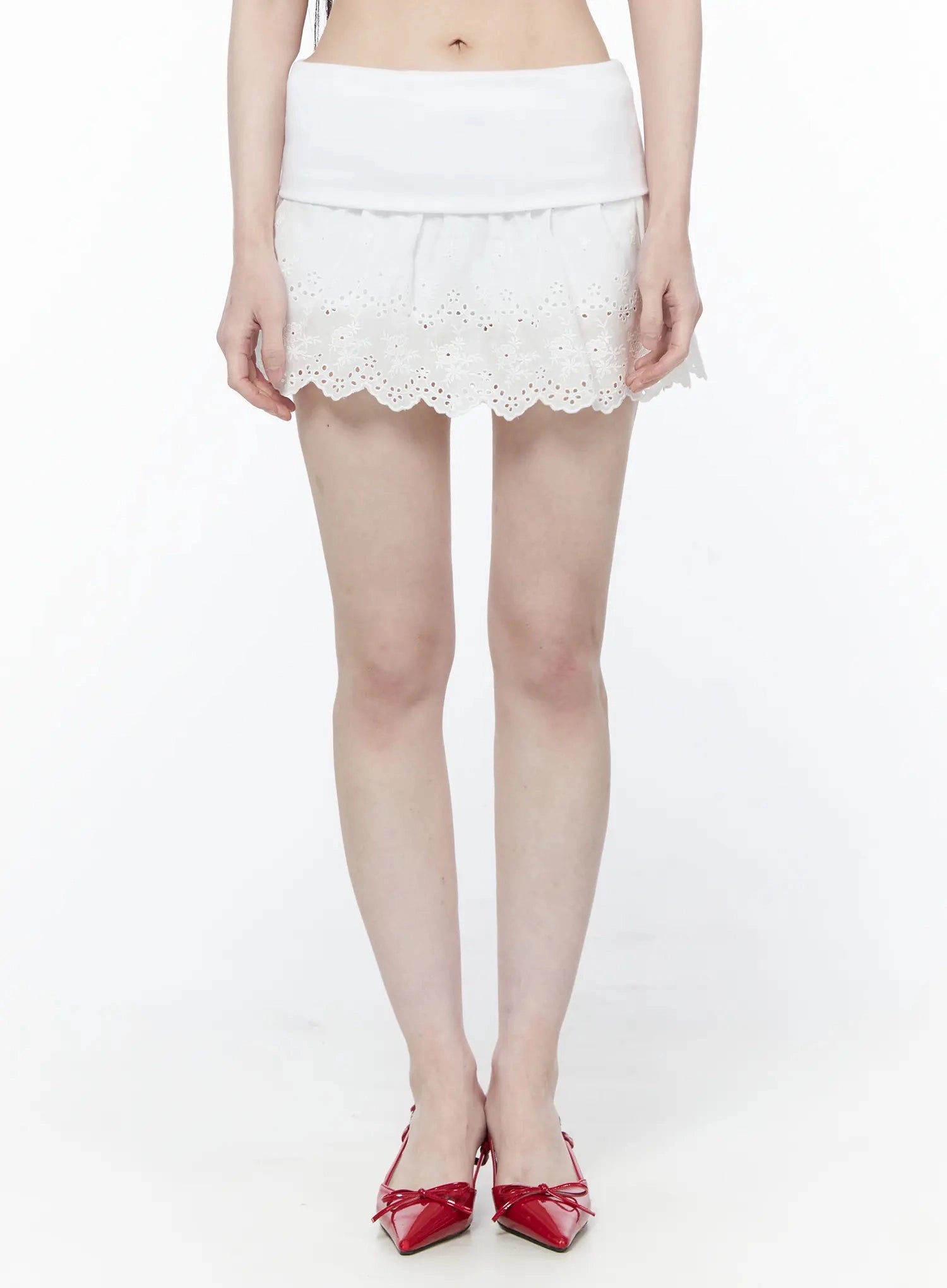 lace-hem-mini-skirt-iu512 / White