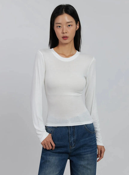 slim-round-long-sleeve-top-ij508 / White