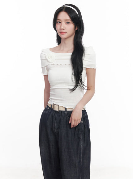 frill-off-shoulder-top-cy526 / White