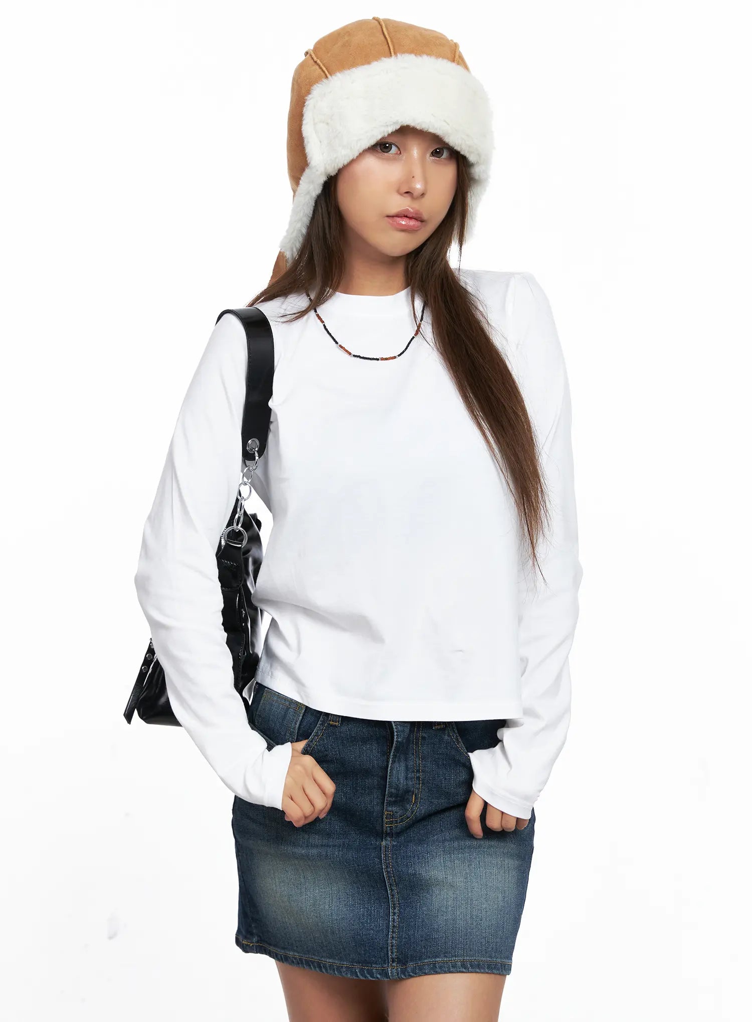 basic-round-neck-cropped-long-sleeve-top-co513 / White