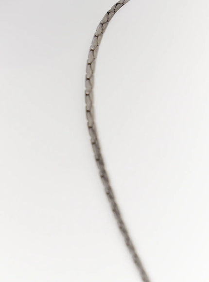 sleek-chain-necklace-in514 / Silver