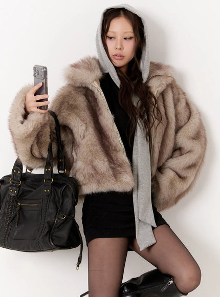 classic-faux-fur-jacket-cn527 / Beige