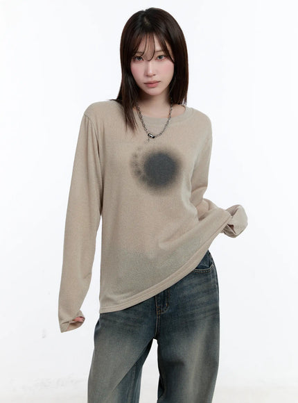 loose-fit-graphic-long-sleeve-tee-cn525 / Beige