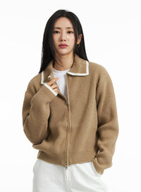 collared-zip-up-sweater-oo323 / Beige