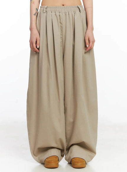 pin-tuck-wide-leg-balloon-pants-cj523 / Beige