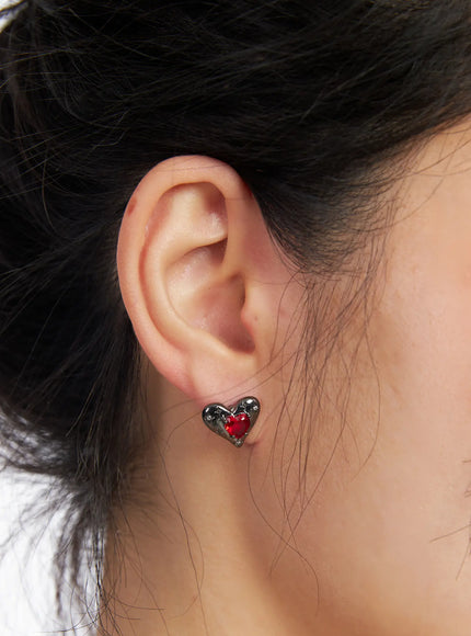 red-heart-earrings-cj523 / Black