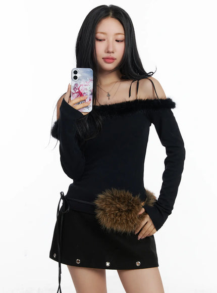faux-fur-off-shoulder-long-sleeve-top-cj515 / Black