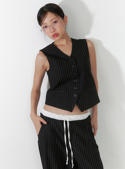 striped-v-neck-vest-cs405 / Black