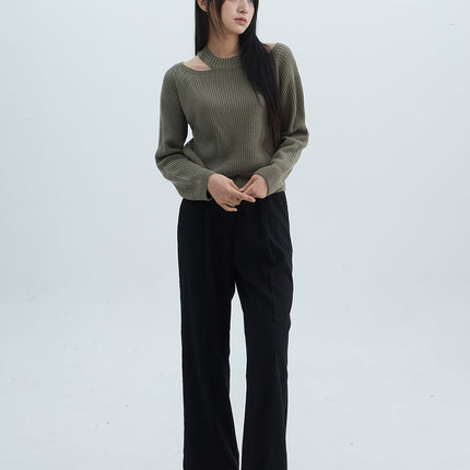 pintuck-straight-fit-tailored-pants-on309 / Black