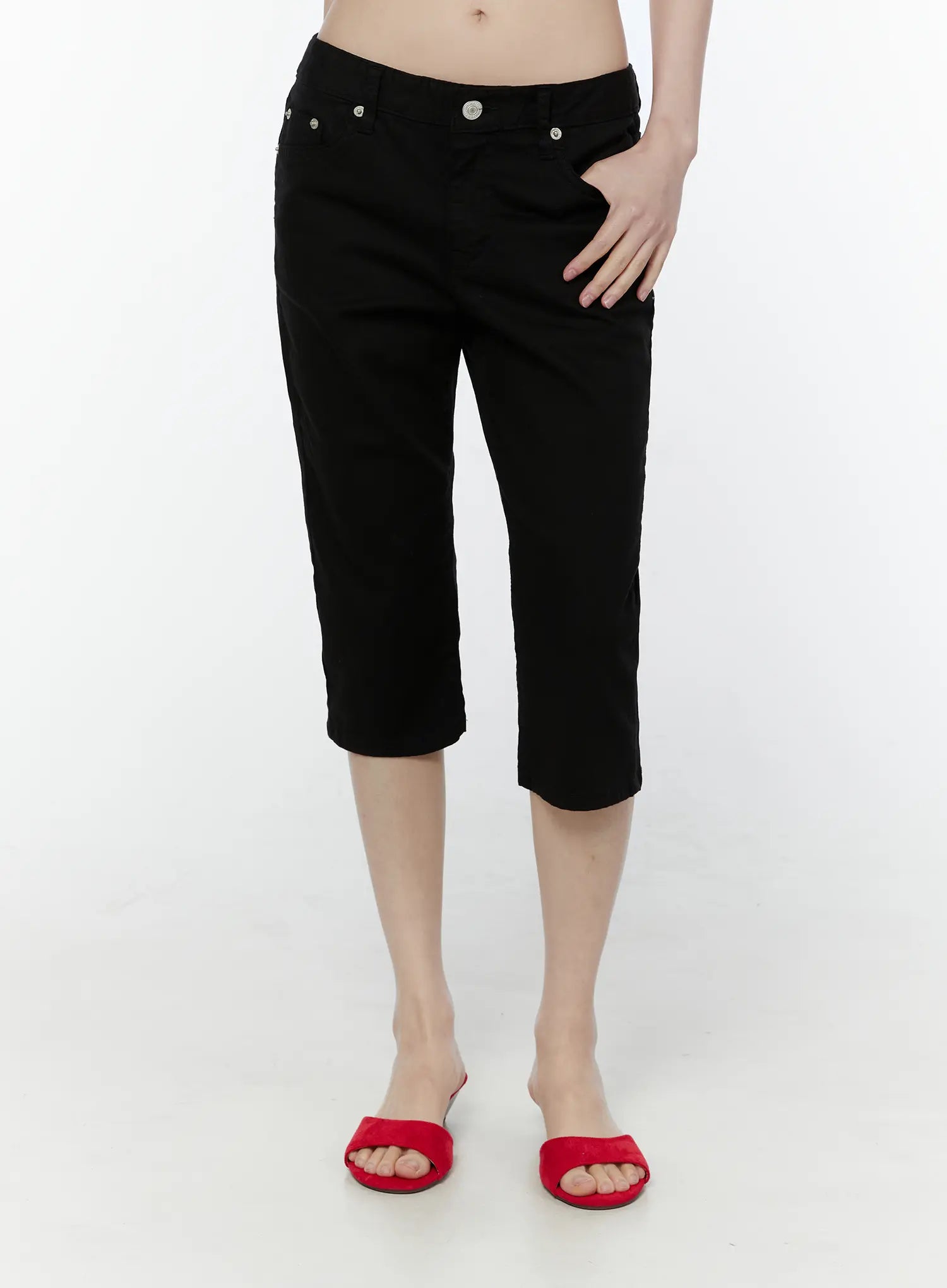 basic-slim-fit-capri-pants-cu508 / Black