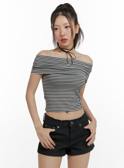 stripe-off-shoulder-crop-top-cl410 / Black