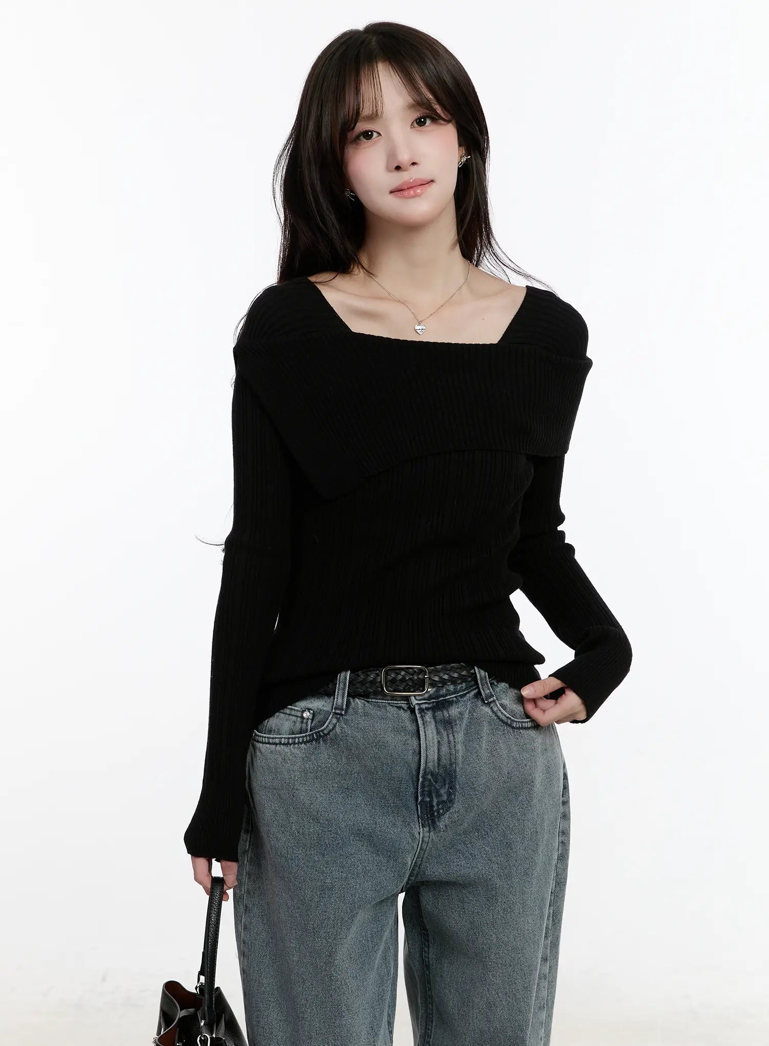 slim-fit-ribbed-long-sleeve-knit-top-cm510 / Black