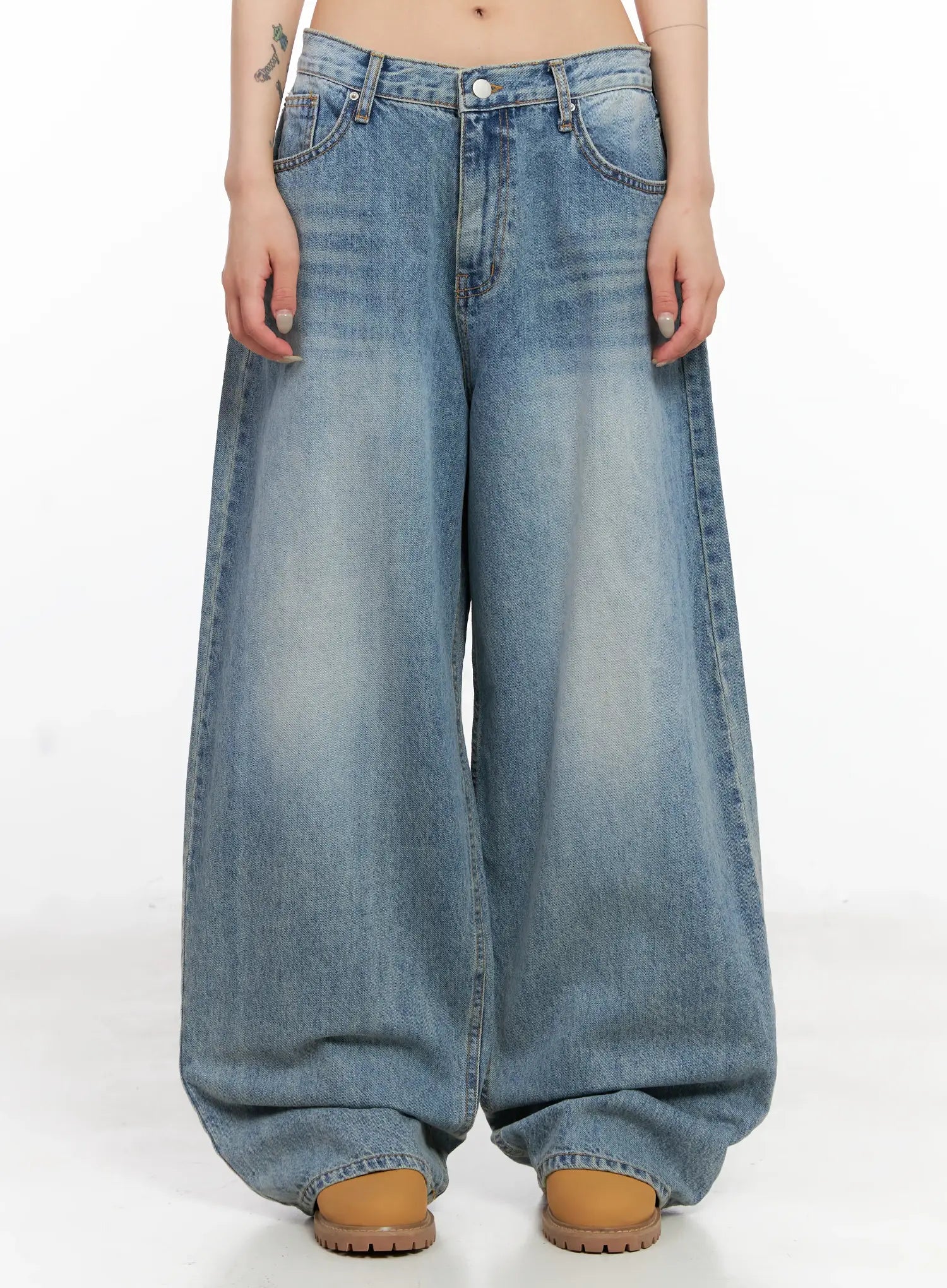 LEWKIN Koko Vintage-Wash Baggy Jeans CL528 in blue, front full-length on model, wide-fit cotton denim with vintage wash, paired with tan chunky shoes.