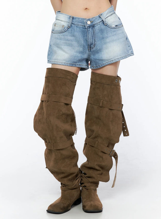 low-rise-hip-padded-denim-shorts-cu511 / Blue