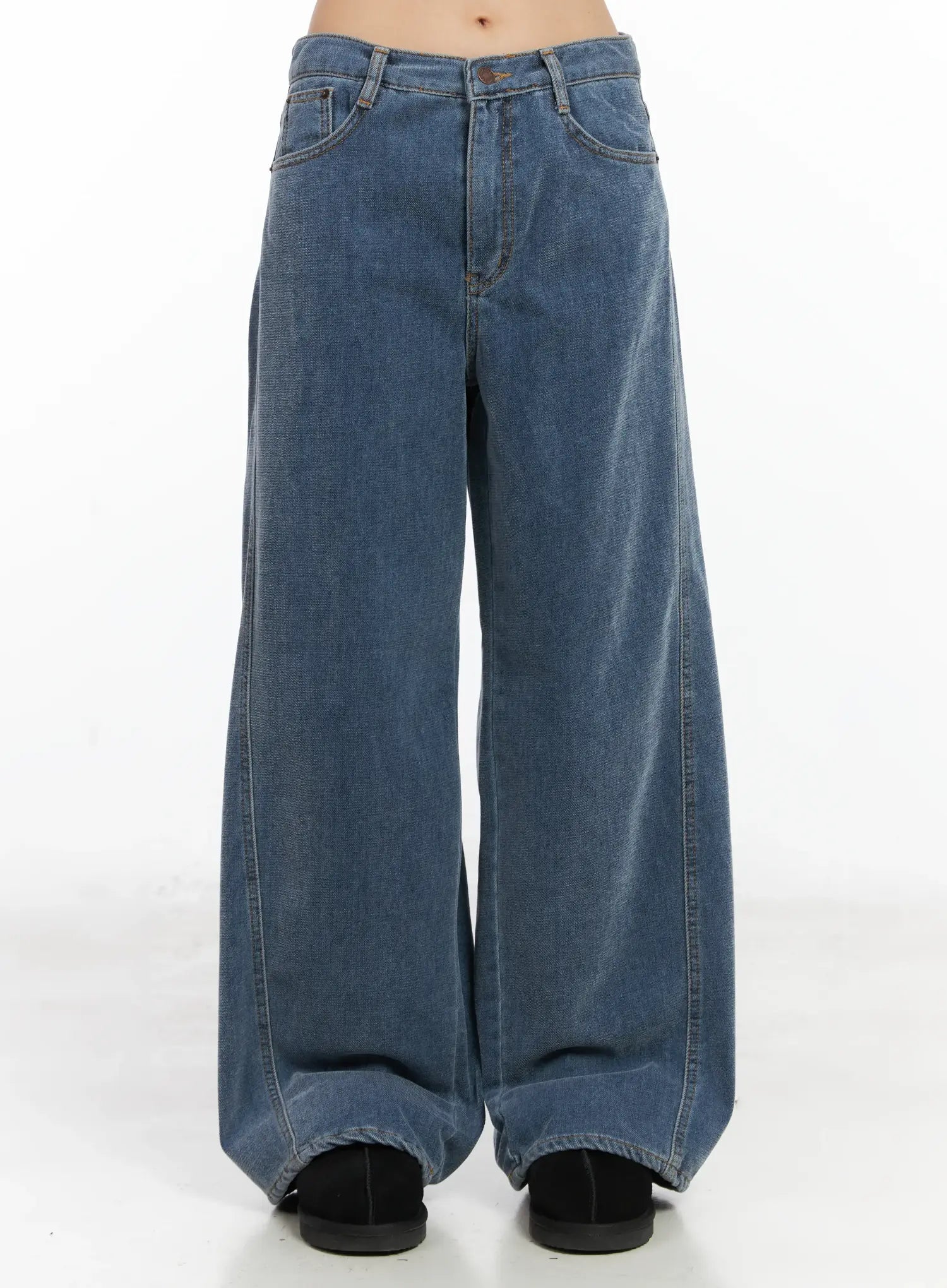 LEWKIN Norah Oversized Jeans CN528 in blue, front product shot on model, washed wide-leg cotton denim with five-pocket detail and contrast stitching, full length.