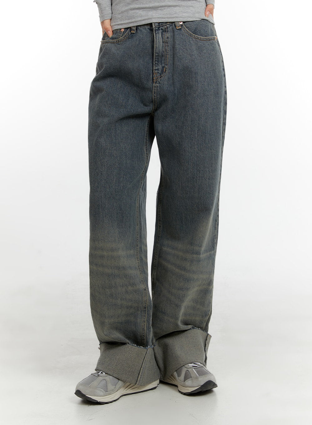 Washed Straight Leg Roll-Up Jeans CA401 in Blue, size L
