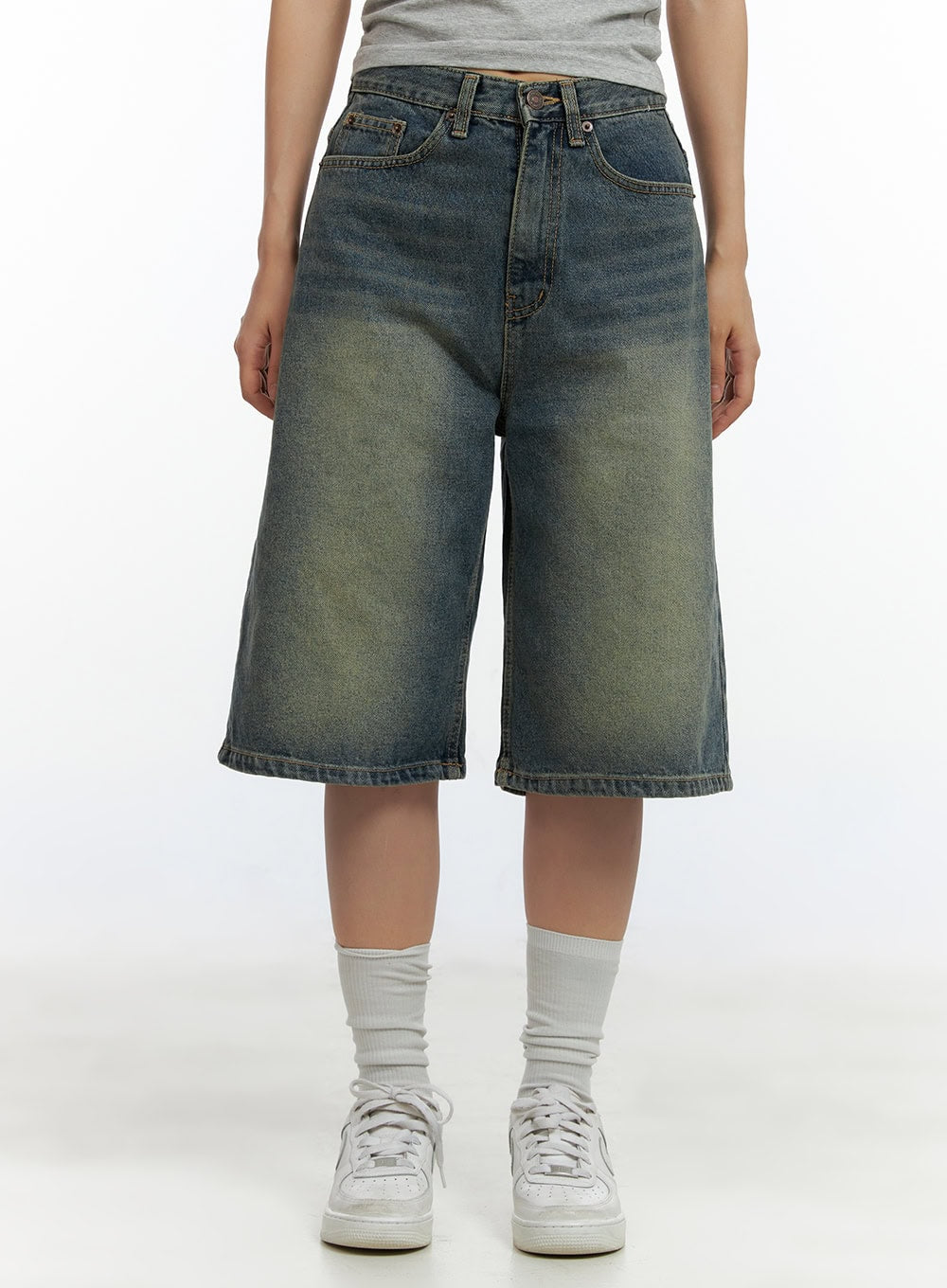 LEWKIN Slim Fit Bermuda Jorts CL410 in blue, front view on model, wide-leg washed cotton denim, midi length with 5-pocket styling, paired with white sneakers.