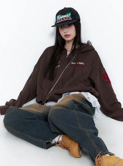 oversized-graphic-zip-up-hoodie-cg519 / Brown
