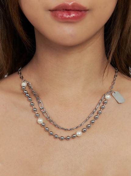 Chained Plastron Necklace IN510