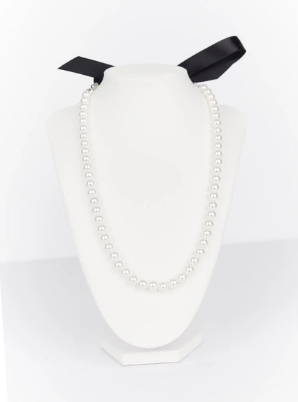 pearl-bead-strand-necklace-in514 / White