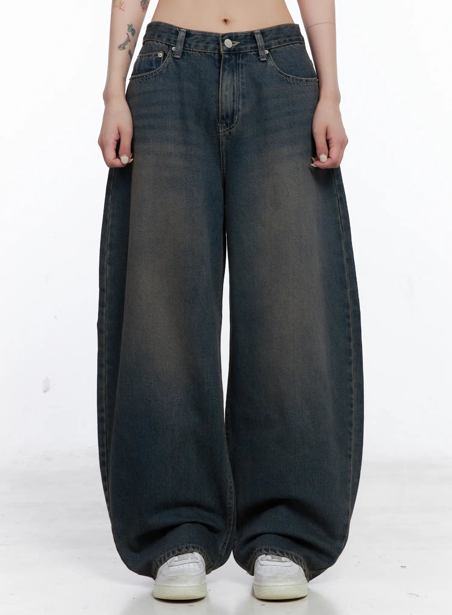 Ocean Faded Balloon Fit Jeans CS510 in Dark blue, size L