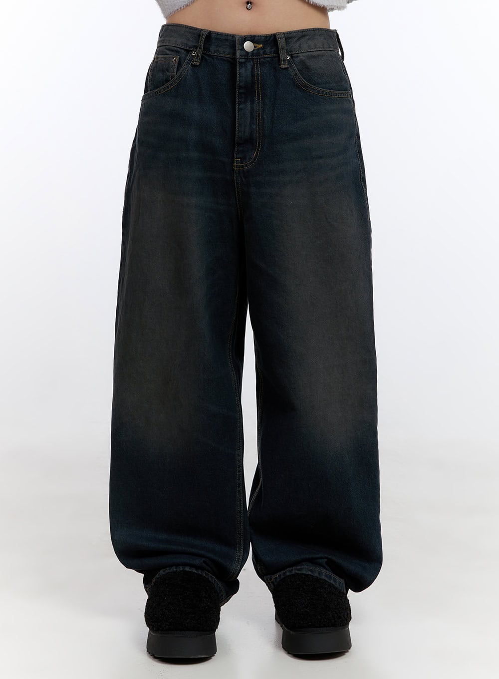 LEWKIN Lyla Wide Leg Jeans CO423 in dark blue, front crop view on model, washed baggy denim with 5-pocket design and contrast stitching, pooling at hem.