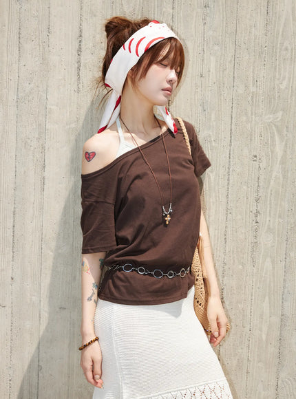 off-shoulder-boxy-tee-cy527 / Dark brown