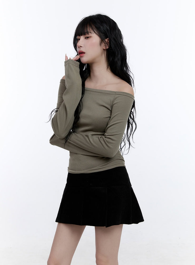 essential-off-shoulder-long-sleeve-top-cd419 / Dark green