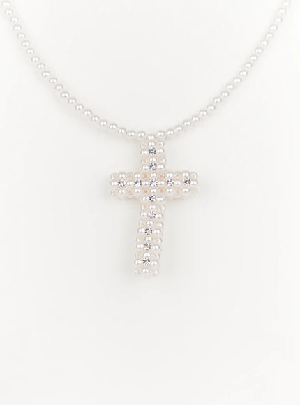 pearl-cross-necklace-in514 / White