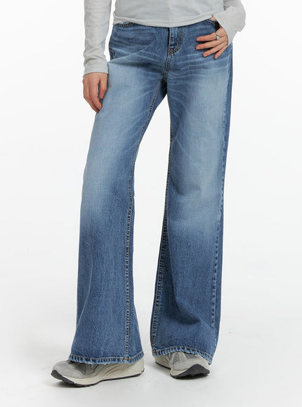 light-wash-bootcut-jeans-cf422