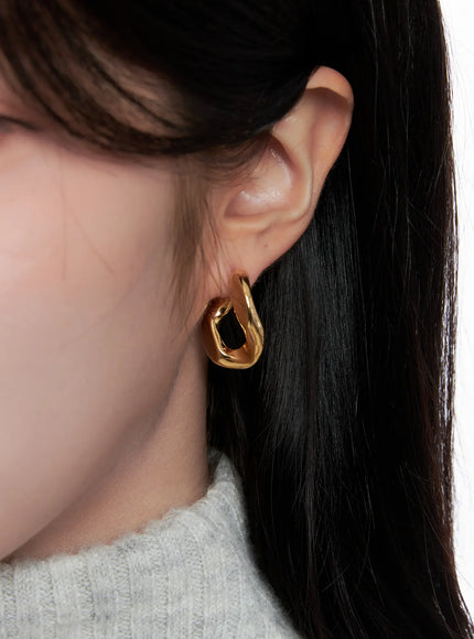 curved-hoop-earrings-cs523 / Gold