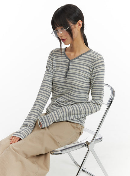 stripe-buttoned-v-neck-long-sleeve-cm413 / Gray