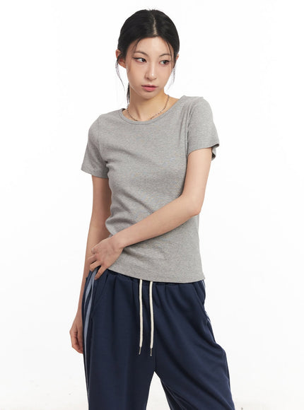 essential-cotton-u-neck-top-ca516 / Gray