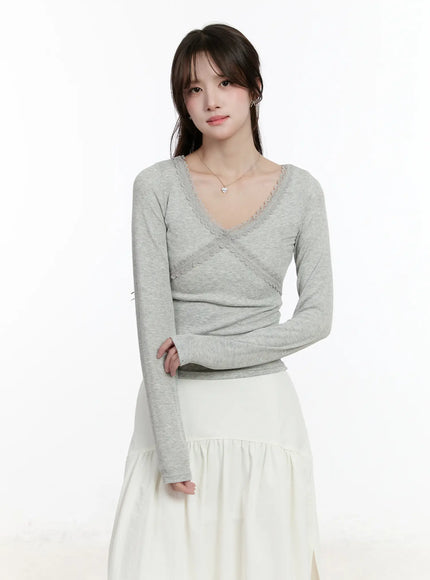 lace-trimmed-v-neck-long-sleeve-top-cm505 / Gray