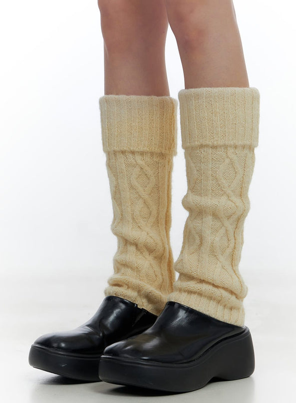 long-cable-knit-leg-warmers-cs419 / Light beige