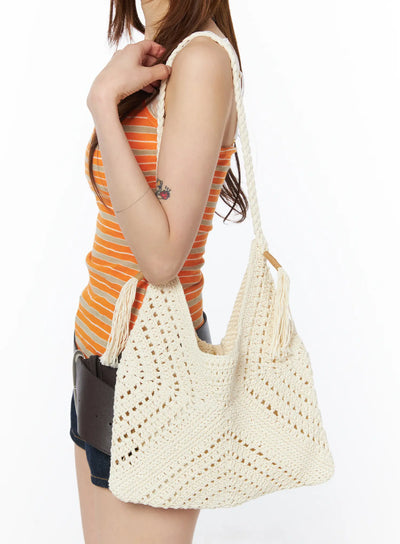 bohemian-knit-tassel-shoulder-bag-cy528 / Light beige