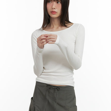 basic-u-neck-long-sleeve-top-co410 / Light beige