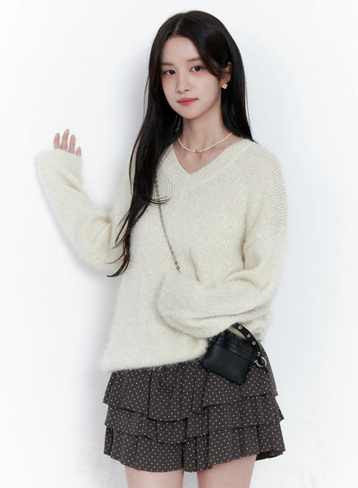 cozy-v-neck-sweater-cs519 / Light beige