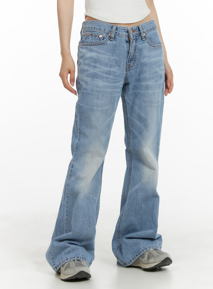 light-washed-bootcut-jeans-cm426 / Light blue